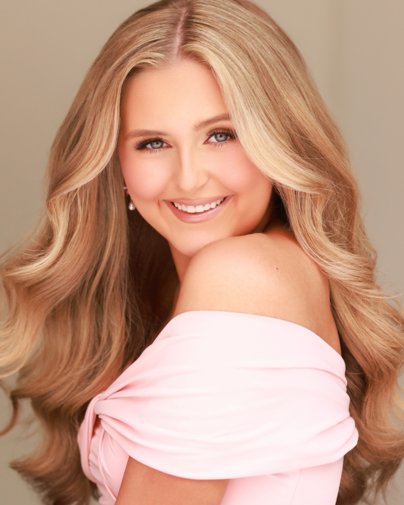 Miss Connecticut’s Teen 2027 – Mia Mathewson